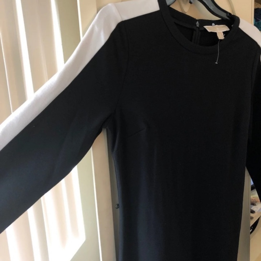 Dress - Picture 8 of 8